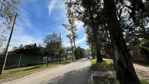 Lote En Zona Parque Leloir Udaondo 806m2