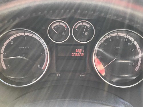 Imagen 4 de 12 de Peugeot 308 1.6 Active Hdi 115cv 2014