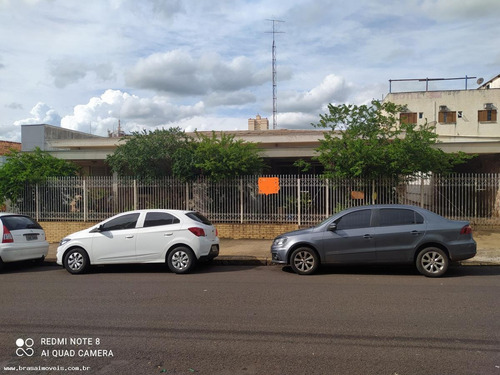 Casa Para Venda Em Presidente Prudente, Vila Nova, 4 Dormitórios, 1 Suíte, 3 Banheiros, 8 Vagas - 03097.001_1-1763036
