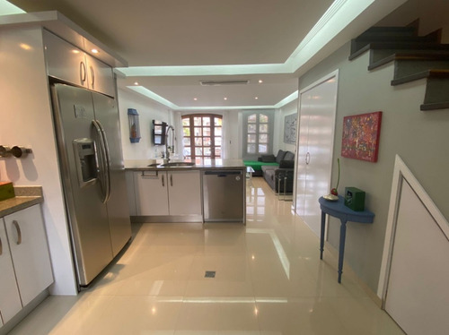 Imagen 5 de 30 de En Venta Moderna E Impecable Casa En Res. Pueblo Viejo.