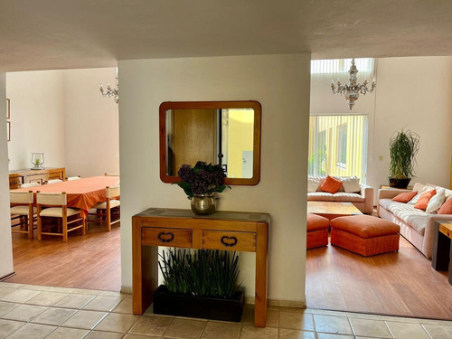 Imagen 3 de 28 de Expectacular Casa En Venta En Villa Verdún Frente A Un Bello Parque.
