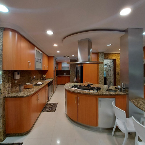 Imagen 13 de 30 de Venta De Casa En Prados Del Este 8h/ 9b/ 5p