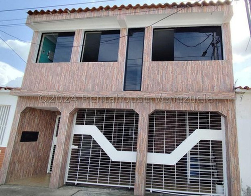 Casa En El Remanso, Dos Niveles Excelente Ubicación 24-28548
