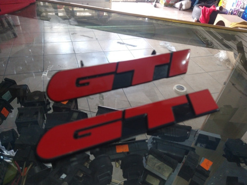 Par De Emblemas De Gti Rojos Para Parrilla Y Parte Trasera 