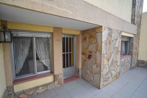 Imagen 2 de 17 de Se Vende Casa Con 2 Dormitorios Y Cochera!!!