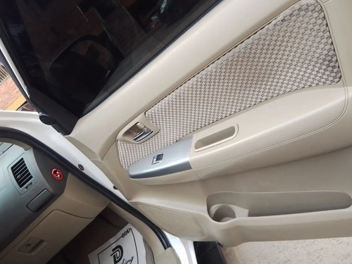 Imagen 7 de 16 de Toyota Fortuner 2.7 4×4