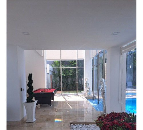 Venta Hermosa Villa, Conjunto Residencial Las Villas, Solarium, Muelle, Planta Electrica, Negociable