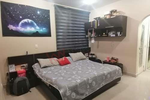 Imagen 21 de 25 de Casa Amueblada En Venta En El Vecindario Colinas De San Miguel