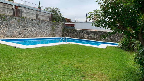 Imagen 4 de 14 de Casa De 4 Recámaras, 3 Baños Y Alberca Compartida.