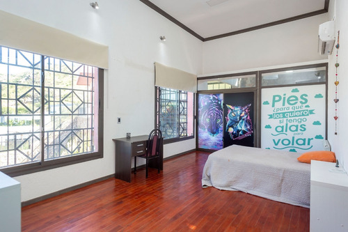 Imagen 5 de 14 de Casa Spa En Juana Koslay 6 Dormitorios Y 6 Baños