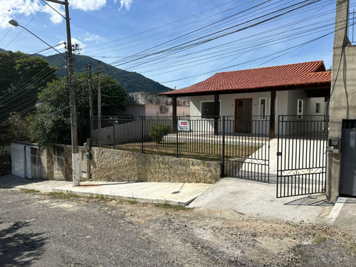 Linda Casa Nova À Venda Rio Bonito/rj Centro
