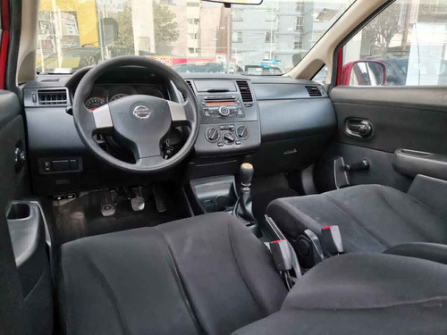Imagen 9 de 15 de Nissan Tiida 2012 4p Sedan Comfort 6vel A/a