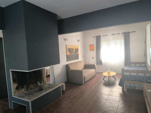 Casa Piscina Climatizada Abierta Fuera De Servicio