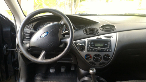 Ford Focus Sedan 2.0 Glx 4p