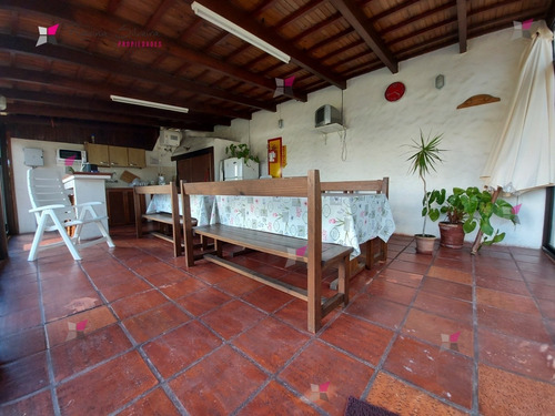 Muy Lindo Apartamento En Venta A Metros De La Playa - Ref: 9486
