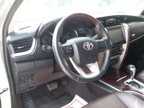 Toyota Hilux Sw4 Srx 2017.