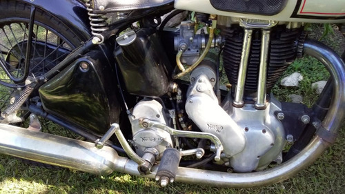 Moto Clásica Antigua Norton 500