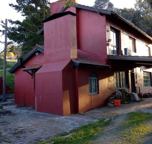 Venta De Casa En Roberto Arlt 81 ( A 8 Cuadras Del Centro )