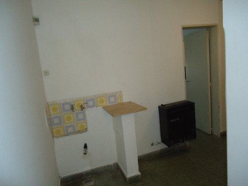 Los Naranjos Excelente Vivienda Sobre Calle Principal , Zona Comercial