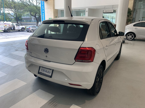 Imagen 10 de 15 de Volkswagen Gol 2018 1.6 Trendline Mt 5 P