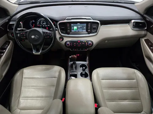 Kia Sorento 5p EX PACK, V6 TA Piel QCP GPS 7 pas. RA-18"