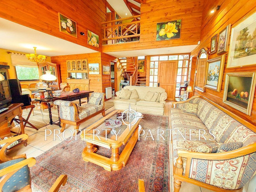 Imagen 4 de 23 de Bella Casa En Pucón En Club De Campo Los Riscos