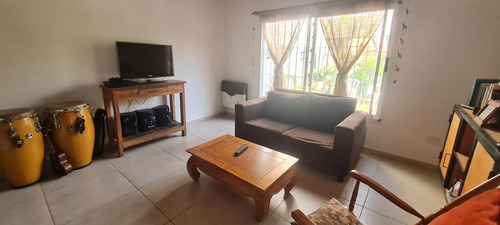 Ph Al Frente De 3 Ambientes Con Jardín, Cochera Y Posibilidad De 4º Dormitorio- En Venta