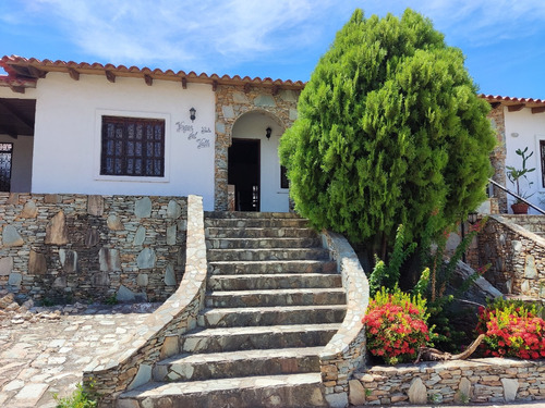 Casa De Oportunidad En Conjunto Residencial El Encanto, Sector Guatamare, Arismendi, Isla De Margarita