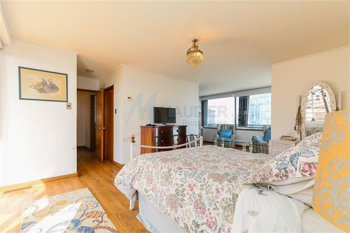 Imagen 22 de 30 de Departamento En Venta De 3 Dormitorios En Vitacura