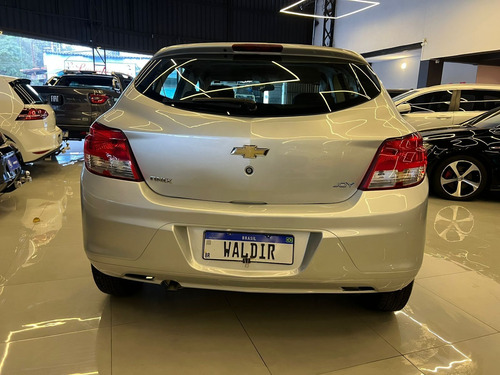 Chevrolet Onix HATCH Joy 1.0 8V Flex 5p Mec.