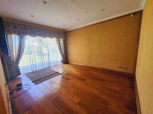 Casa En Venta De 6 Dorm. En Talca