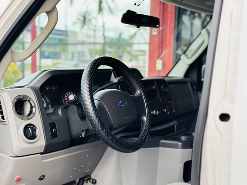 Ford Econoline 2012 E-350 15 Pas V8