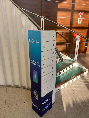 Alquiler De Estacion De Carga Usb Para Dispositivos Moviles