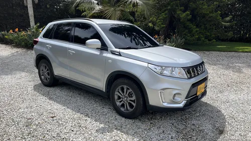 Vitara Live 2wd At Modelo 2022 Color Plata 49.000 Km