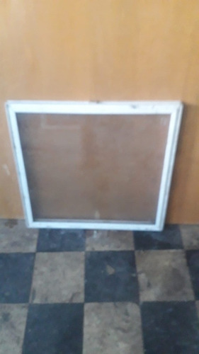 Ventana Fija Pvc Y Vidrio 58 Cm X 55 Cm  X 3cm Espesor 