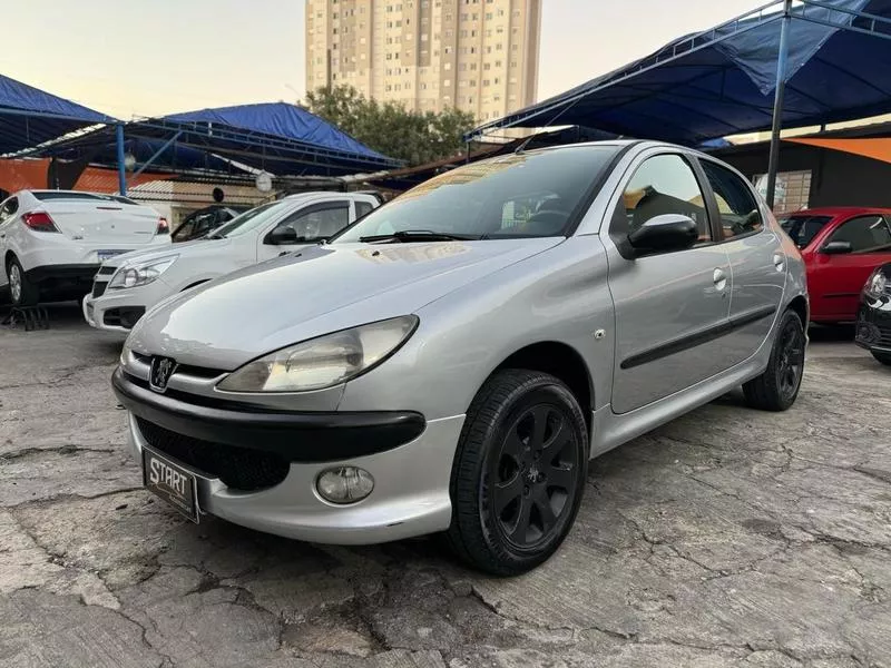 Peugeot 206 Hatch. Presence 1.4 8V (flex)