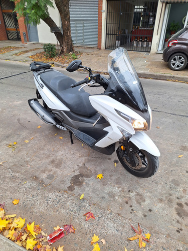 Kymco X-town 250i. Impecable. Incluye Baúl Trasero Y 3 Casco