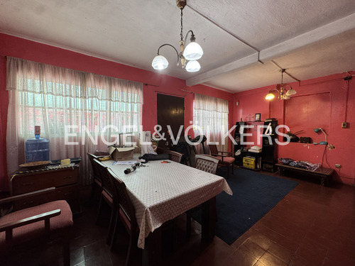 Casa Comercial Con Ingresos Activos