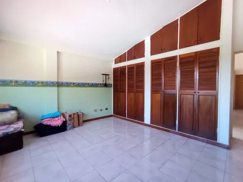 Los Samanes Casa En Venta