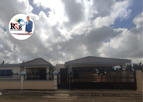 Imagen 1 de 11 de Se Vende | Hermosa Casa Súper Grande En Luisa Perla/higüey