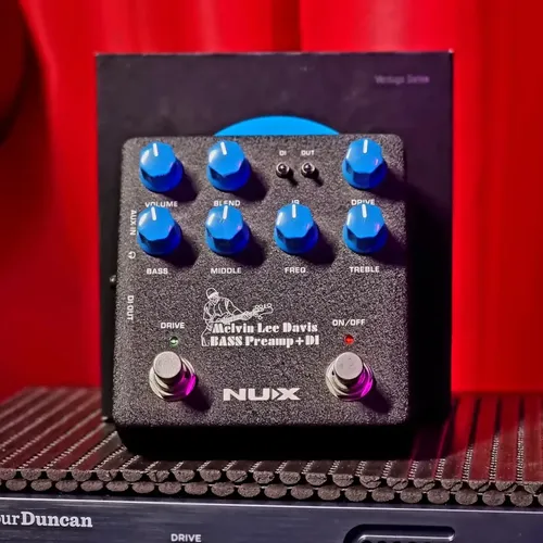 Pedal P/ Baixo Nux Melvin Lee Davis Mld Bass Preamp + Di