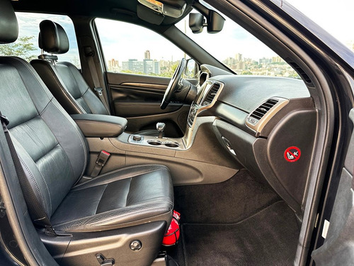 Jeep Grand Cherokee 3.6 LAREDO 4X4 V6 24V