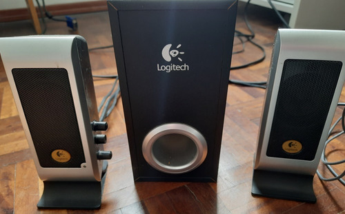 Parlantes Pc Logitech 2 Con Woofer. Impecables