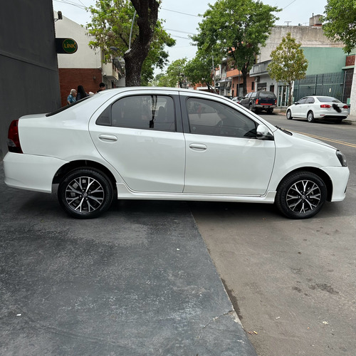 Toyota Etios 1.5 Platinum At