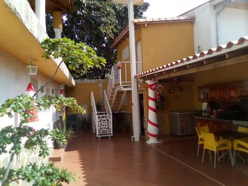 Imagen 17 de 21 de Quinta El Toro Las Delicias Maracay Aragua