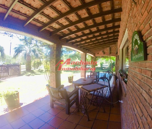 Muy Lindo Chalet De 3 Dormitorios- Ref: 6296