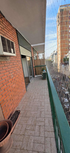 3 Ambientes Al Frente A Metros De Acoyte Y Rivadavia