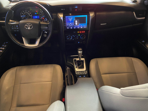Toyota Hilux SW4 2.7 SR 7 LUGARES 4X2 16V FLEX 4P AUTOMÁTICO