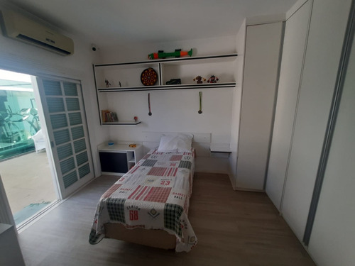 Sobrado 3 Suítes Mobiliado, Com Piscina, Sauna E Academia - Condomínio Fechado