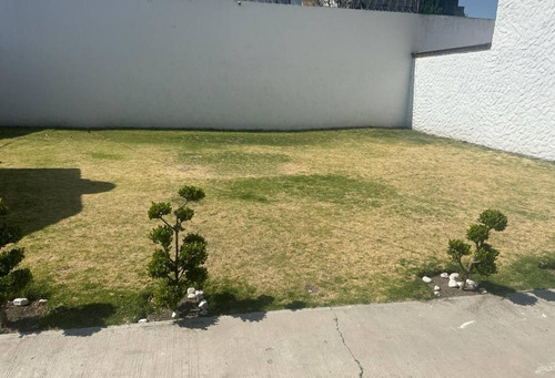 Casa En Venta Con Excelente Ubicacion!!...